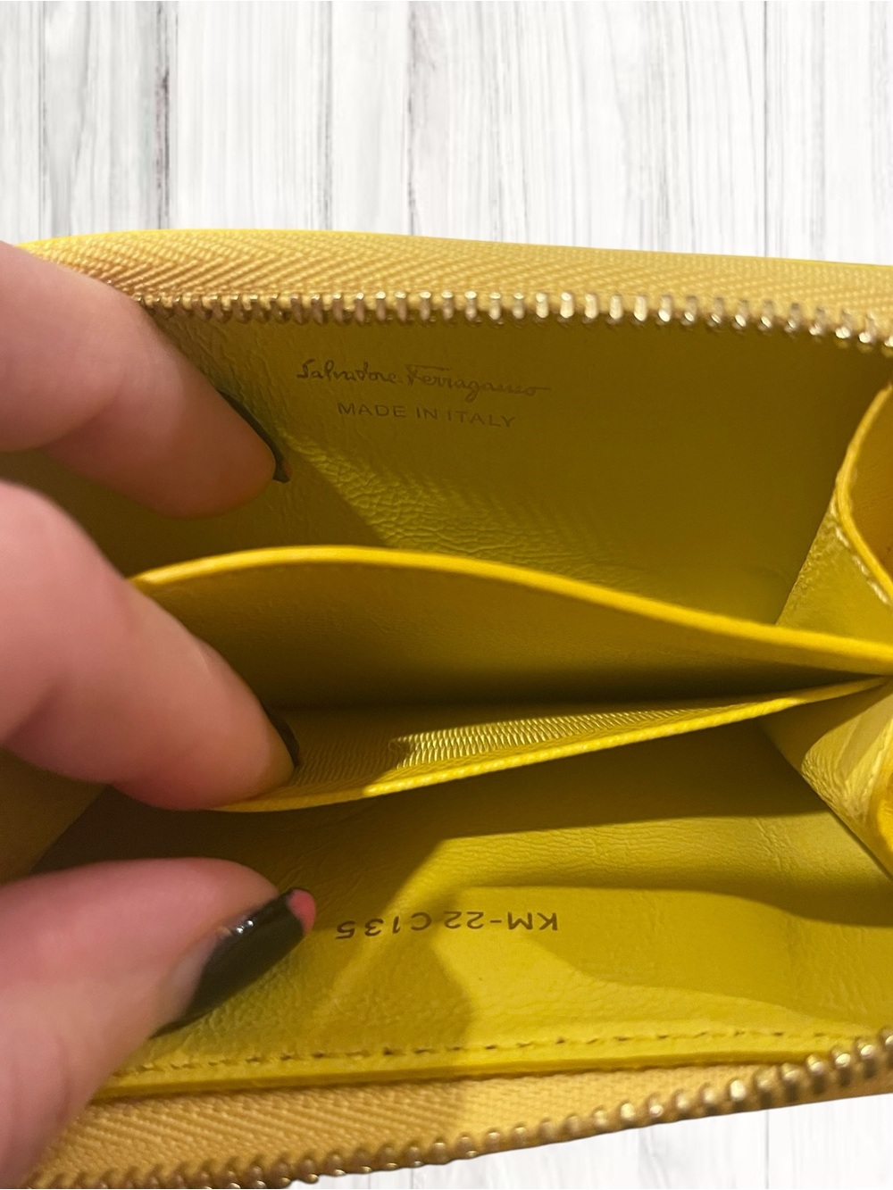Salvatore Ferragamo Vara Bow Card/Coin Purse - Picture 6 of 11